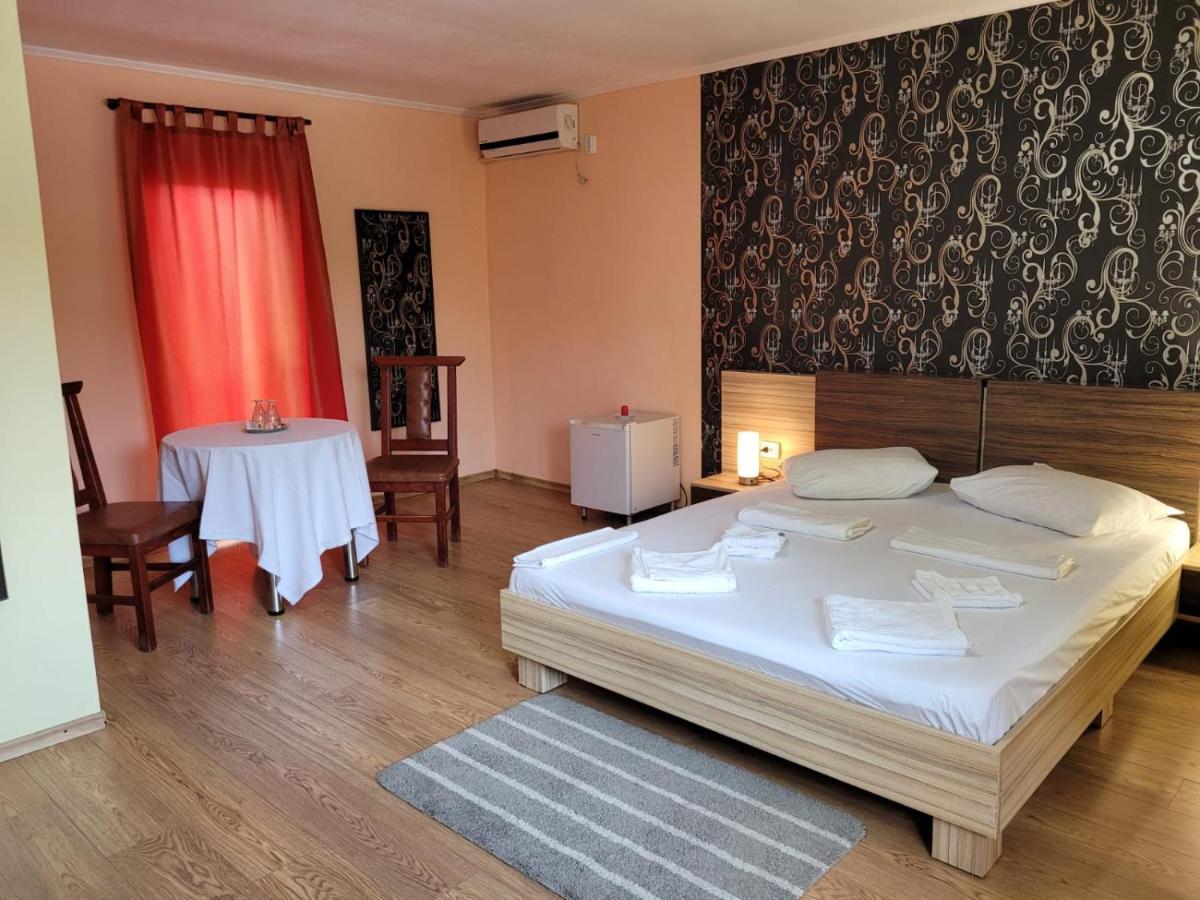 Pensiunea Miasor Hotel Murighiol Ngoại thất bức ảnh